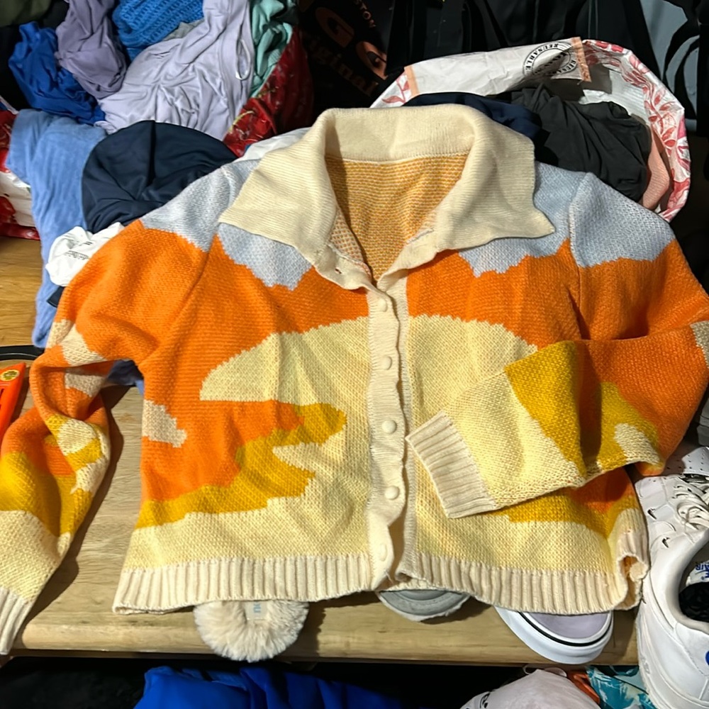 Vintage look crop top sweater
